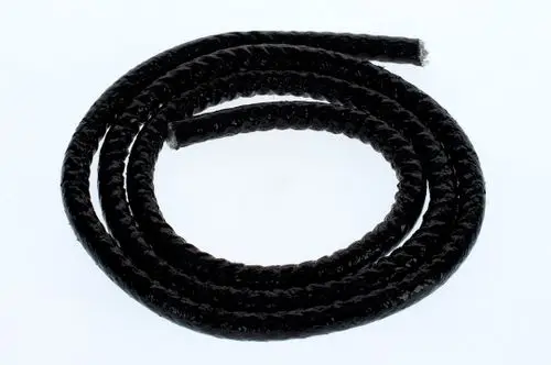 Schwarze Dichtschnur, aufgewickelt, aus strapazierfähigem Material. Ideal für Abdichtungen und Tätigkeiten im Haushalt oder in der Werkstatt. Marke Bosch.